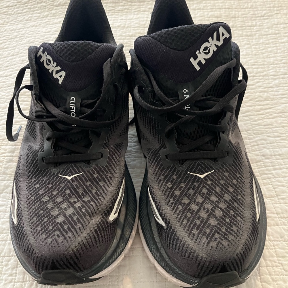 Hoka Clifton 9 wide